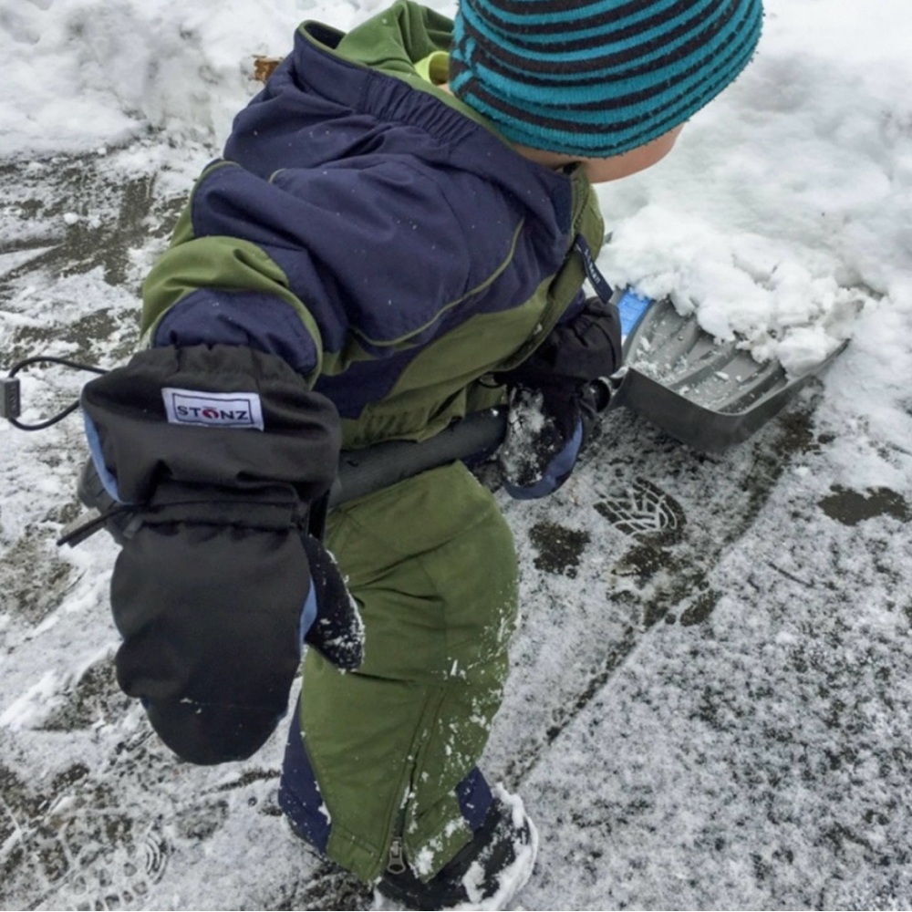 Stonz Black and Blue Kids Mittens